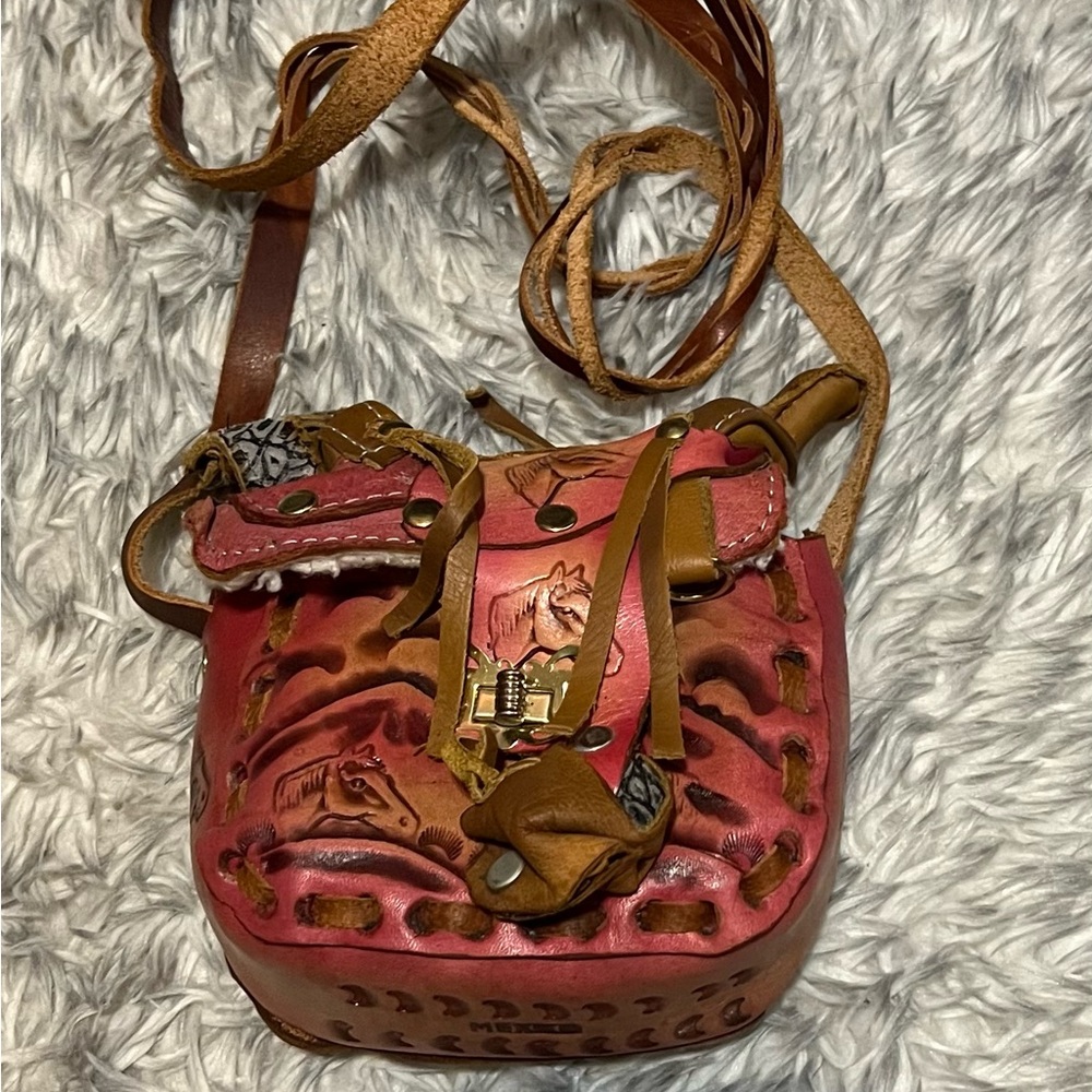 Leather saddle purse